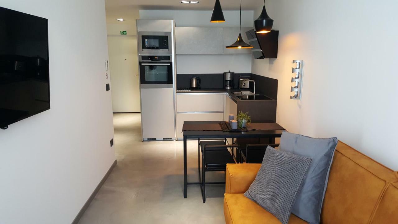 Apartman Vip, With Free Garage Parking プーラ エクステリア 写真