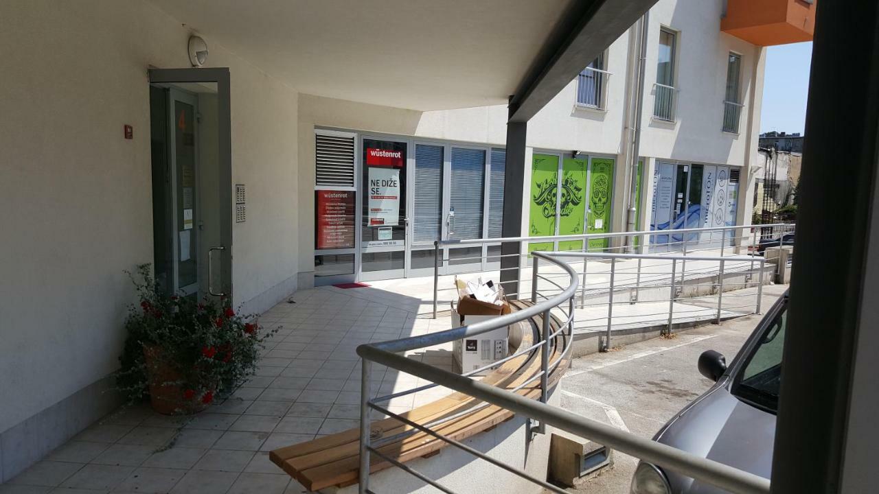 Apartman Vip, With Free Garage Parking プーラ エクステリア 写真