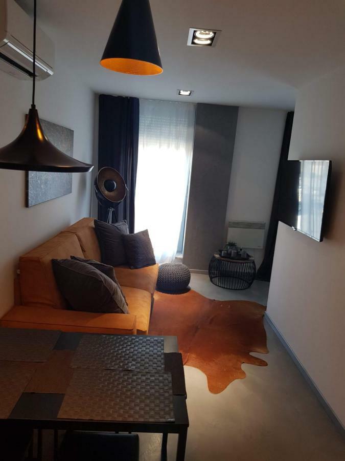 Apartman Vip, With Free Garage Parking プーラ エクステリア 写真